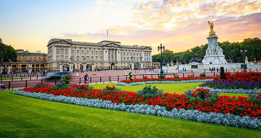 Reach out to royalty by making a stop at Buckingham Palace, the official residence of the King