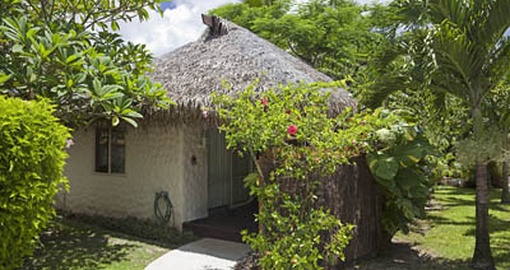 Enjoy a dinner at a family home with local hosts on your Cook Islands Vacation