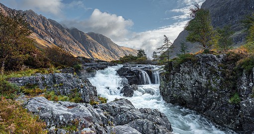 Unite with nature in Glen Coe, offering endless trails, waterfalls, and breathtaking views