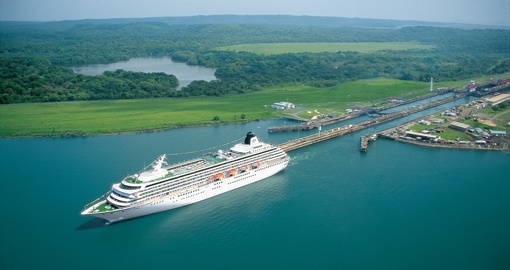 Cruise on the Panama Canal on your trip to Panama