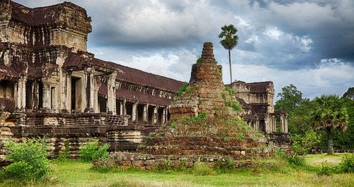 The stupa at the back entrance to Angkor Wat