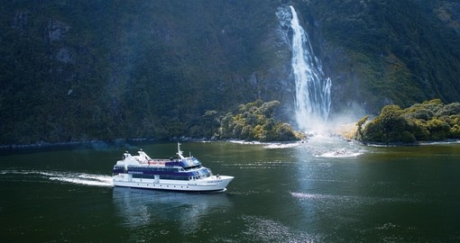 Book one of the amazing cruises i the world at Milford Sound during your next New Zealand vacations.