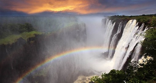 Considered to be the largest fall in the world, Victoria Falls stretches for more than a kilometer
