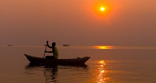 Fisherman on Lake Malawi - a great photo opportunity while on your Malawi vacation.