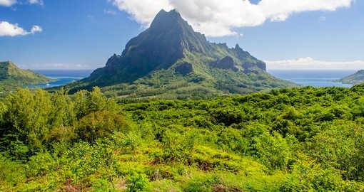 See the beautiful Island of Moorea during your Tahiti vacation.