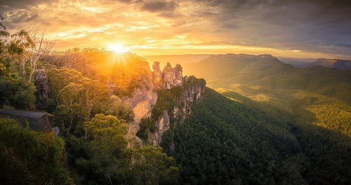 Admire nature's great heights in the Blue Mountains