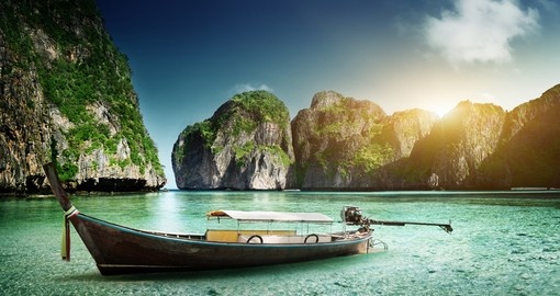 There are six islands in the group known as Phi Phi