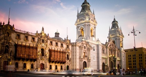 An iconic sight in Lima, the Plaza de Armas, is a great photo opportunity on your Peru tour