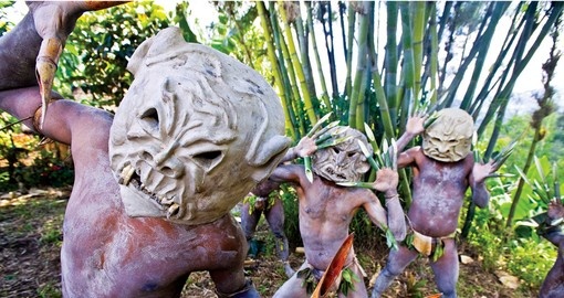 Hulu mudmen - always a popular inclusion on all Papua New Guinea tours.