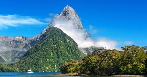 Spectacular Milford Sound and Mitre Peak