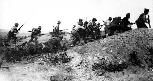 Australian WWI troops charging near a Turkish trench. 1915