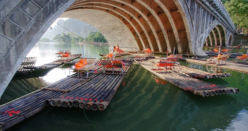 Bamboo rafts for fishing and sightseeing on the Li River