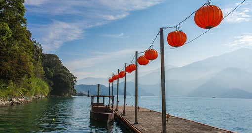 Surround yourself with the mountains, waves, and markets at Sun Moon Lake