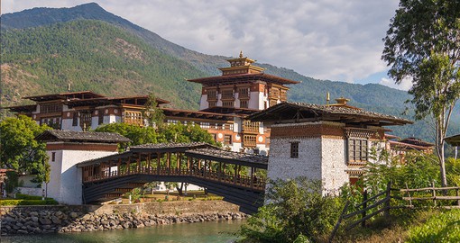 Be mesmerized by the Punakha Dzong, an architectural marvel that serves as the second oldest Dzong in Bhutan