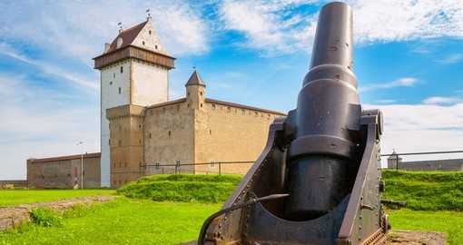 Old cannon near Hermann castle