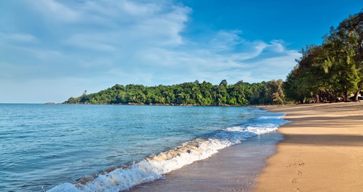 Stroll or relax on Khao Lak beach on your Thailand vacation