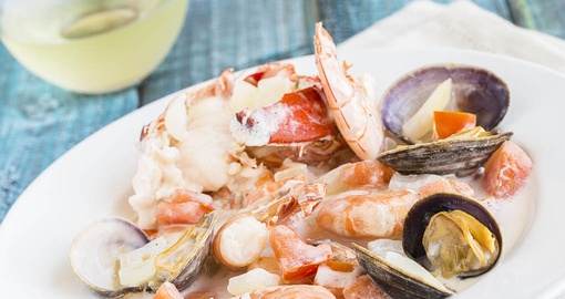 Enjoy a delicious, fresh seafood dinner on your Bora Bora vacation