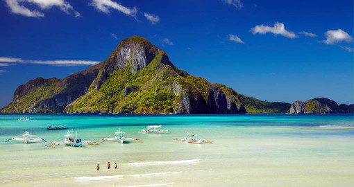 Take a tour throughout El Nido by boat and enjoy the fauna that surrounds this stretch of water on your Philippines Tour