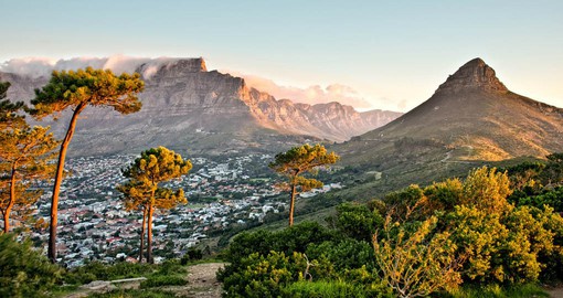 South Africa's oldest city, Cape Town enjoys a dramatic setting